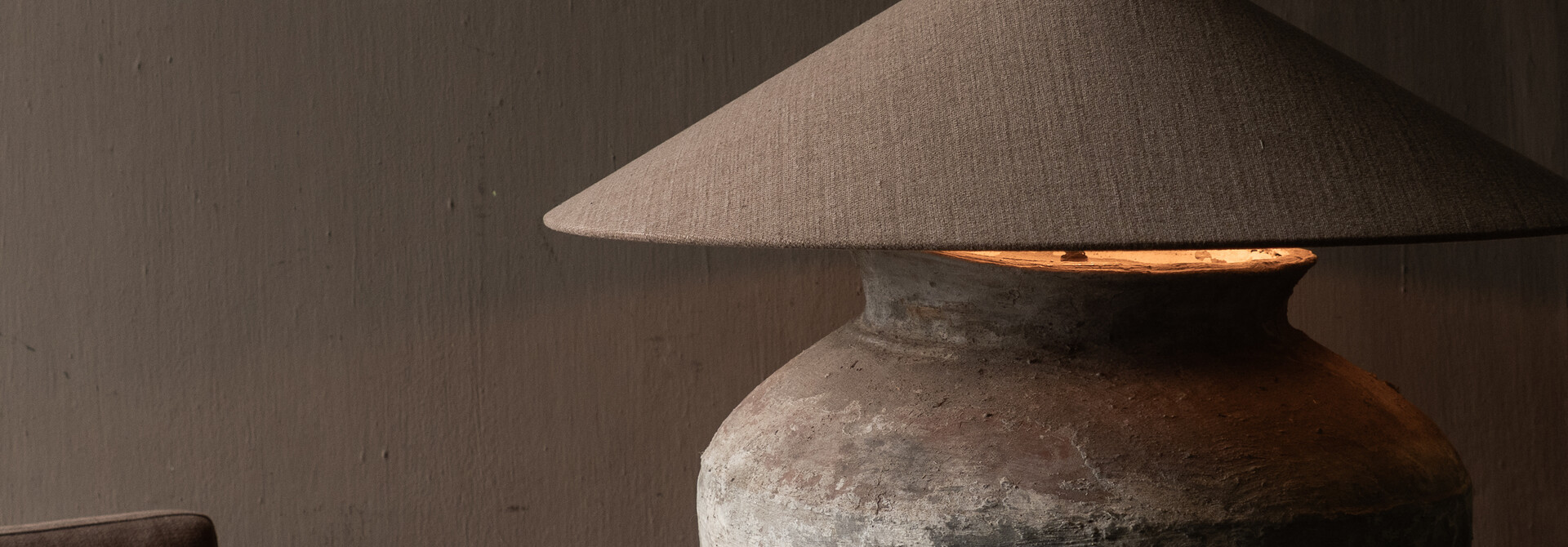 Lamp van oude waterpot – unieke kruiklamp van aardewerk