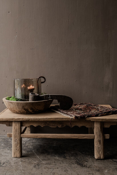 Kleiner, niedriger, authentischer Couchtisch aus Holz, einzigartiges Stück