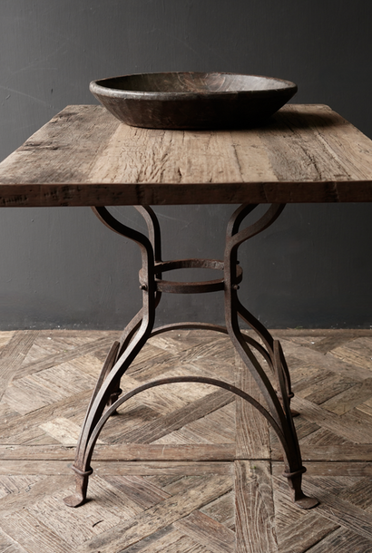 IJzeren tafel onderstel