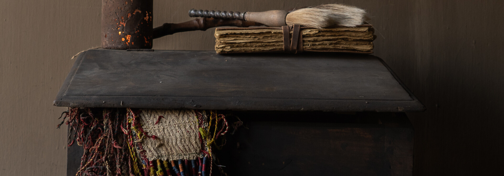 Oud Houten Schrijftafeltje / Lessenaar – Authentiek & Karaktervol