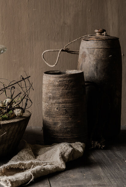 Alter nepalesischer Milchkrug aus Holz – Wabi-Sabi & authentisch