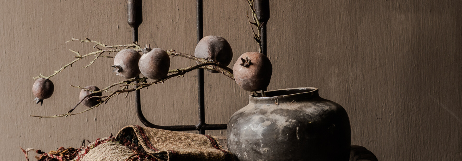 Große, alte nepalesische Holzschale – Wabi-Sabi-Trog | einzigartiges XL-Stück