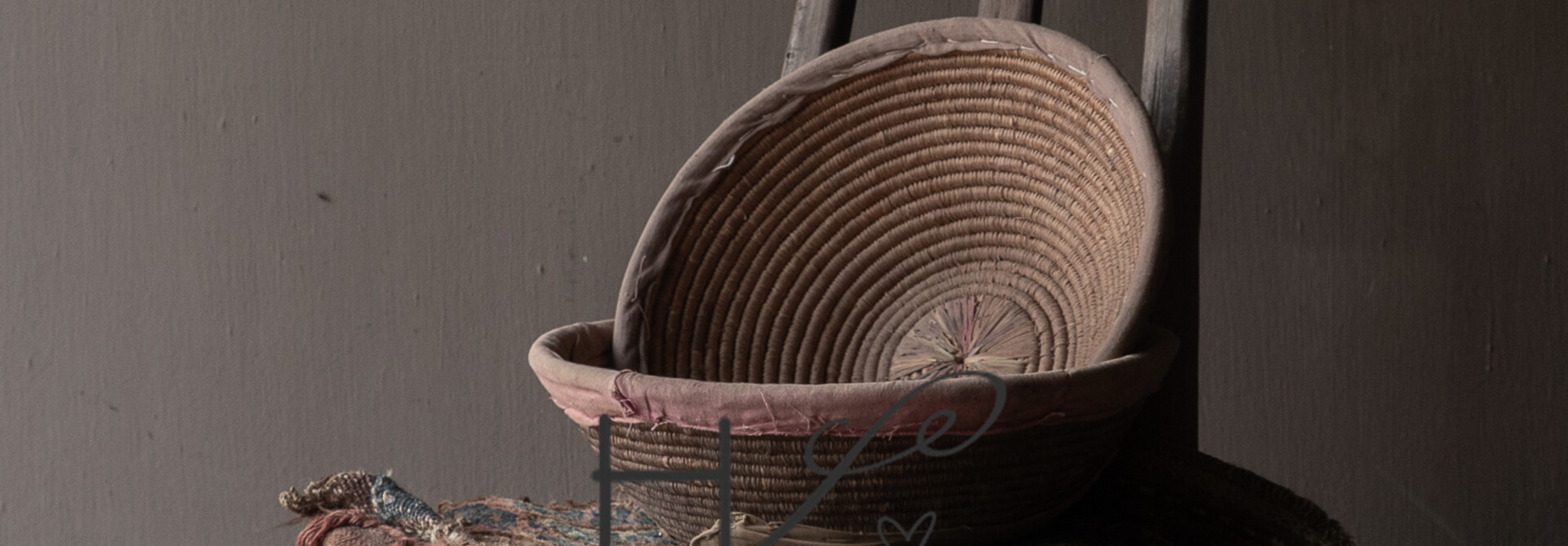 Authentische, gewebte Schale aus Palmen-/Gras – handgefertigt – einzigartiges Dekorationsobjekt