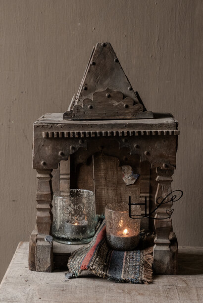 Oud Indiaas tempel huisje | houten shrine
