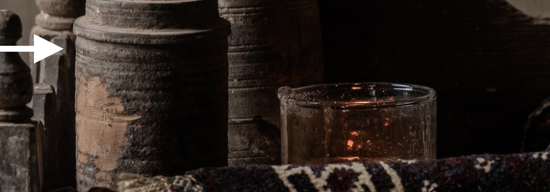 Originaler alter nepalesischer Holzkrug/Topf mit Deckel HOFFZ