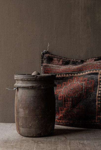 Originele Oud houten Nepalees  Kruikje  /Potje  met deksel   HOFFZ