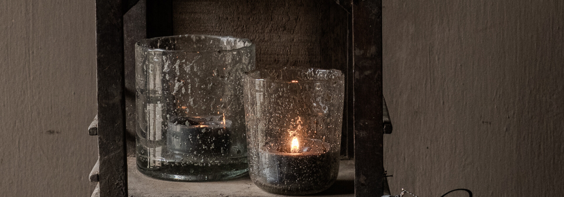 Altes indisches Tempelhaus | Holzschrein