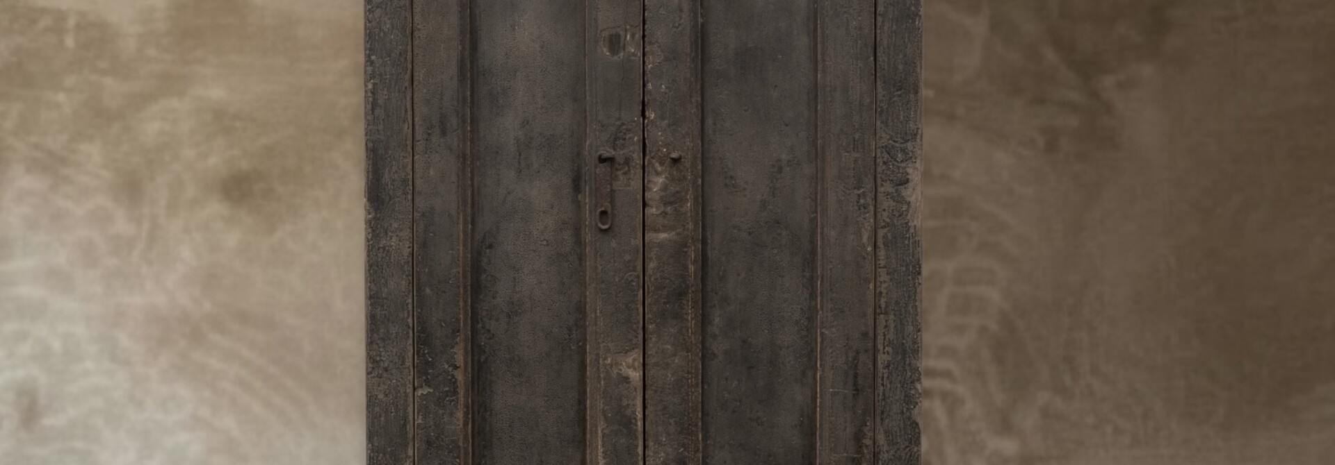 Schrank – Altes Holz mit indischen Türen