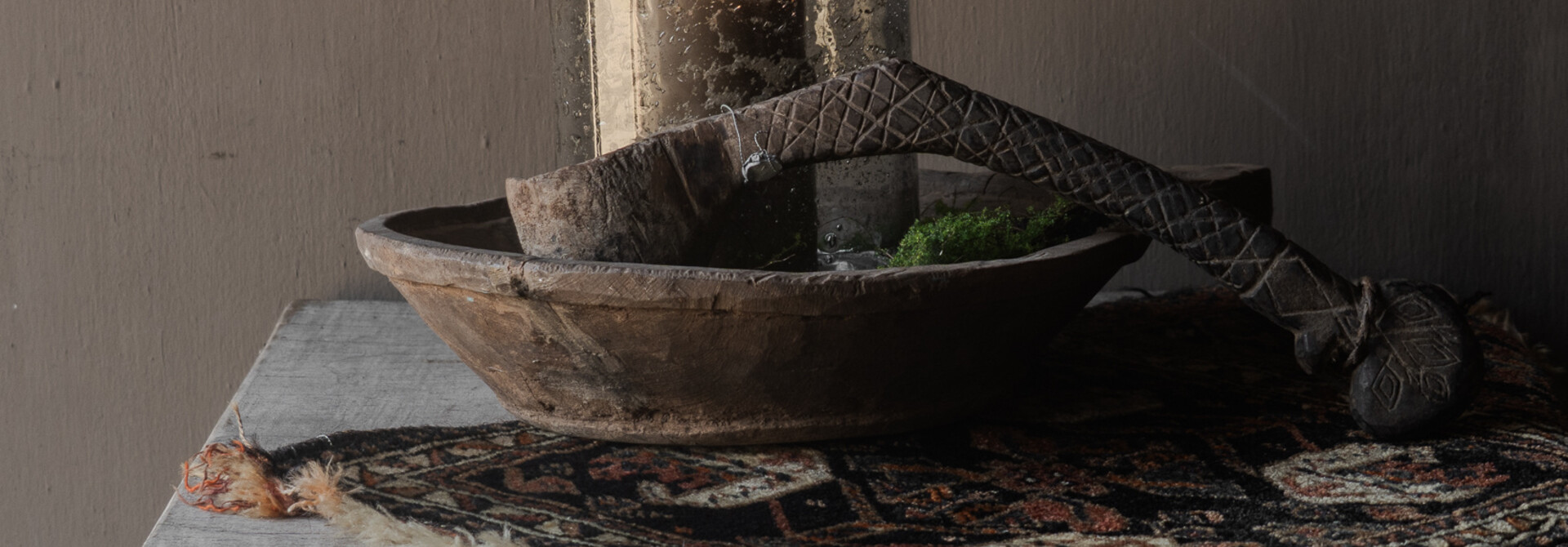 Oude houten schaal authentiek doorleefd hout – decoratief object HOFFZ