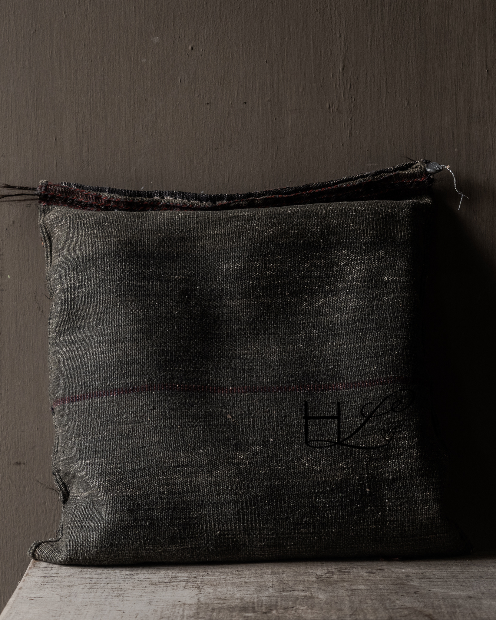 en uniek kussen met karakter en een verhaal… HOFFZ -4