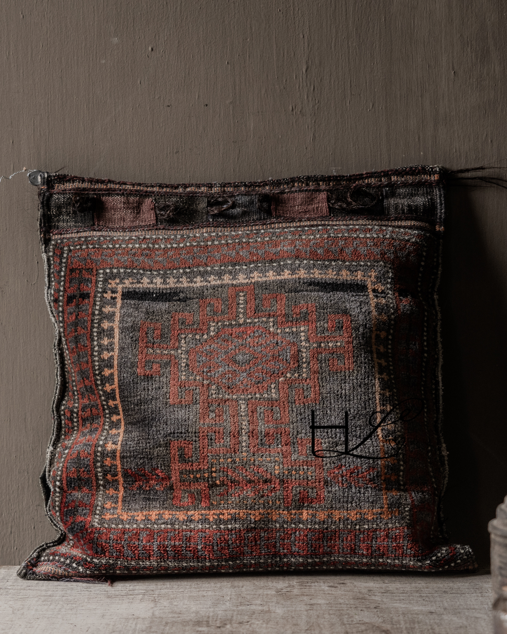 en uniek kussen met karakter en een verhaal… HOFFZ -2