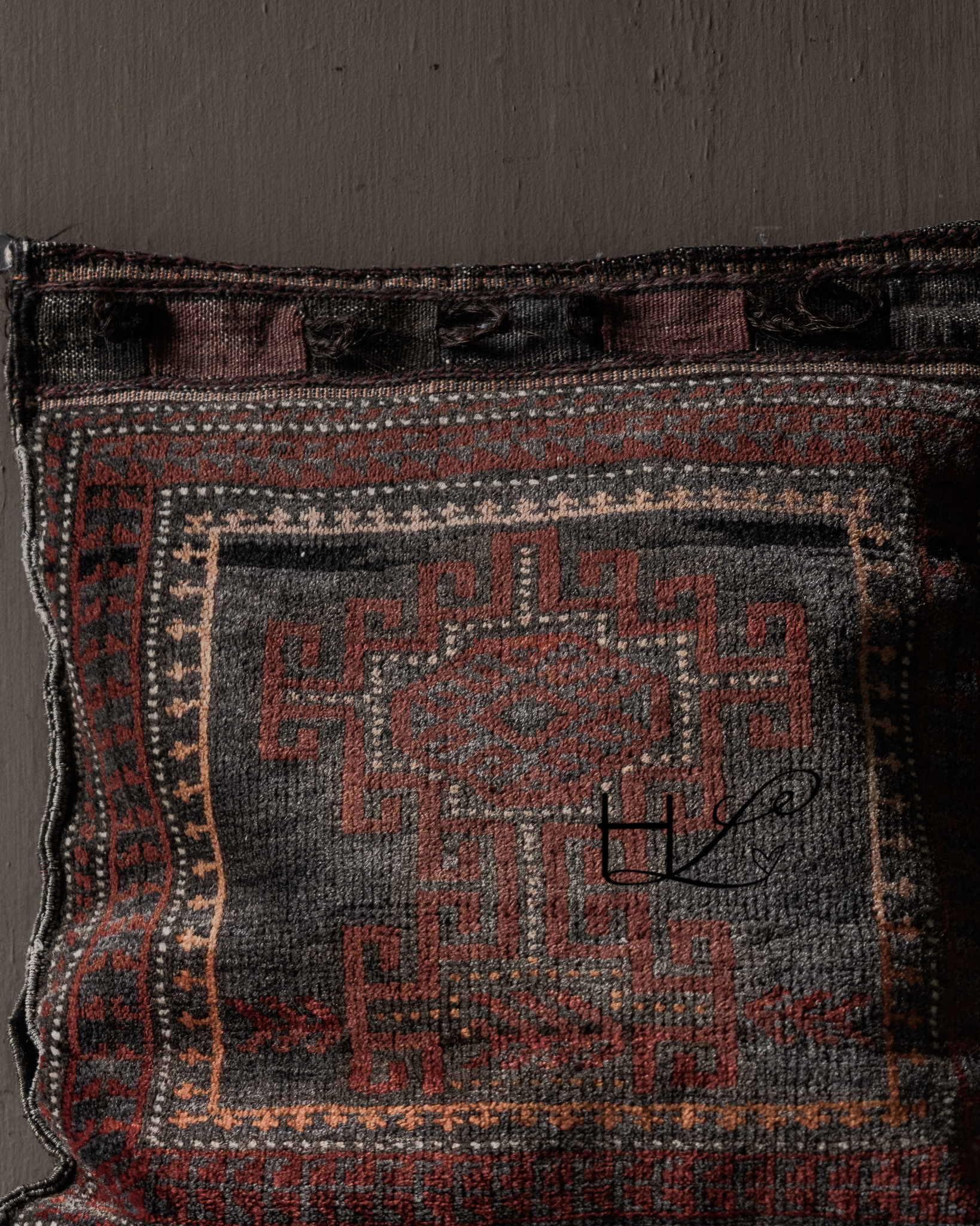 en uniek kussen met karakter en een verhaal… HOFFZ -3