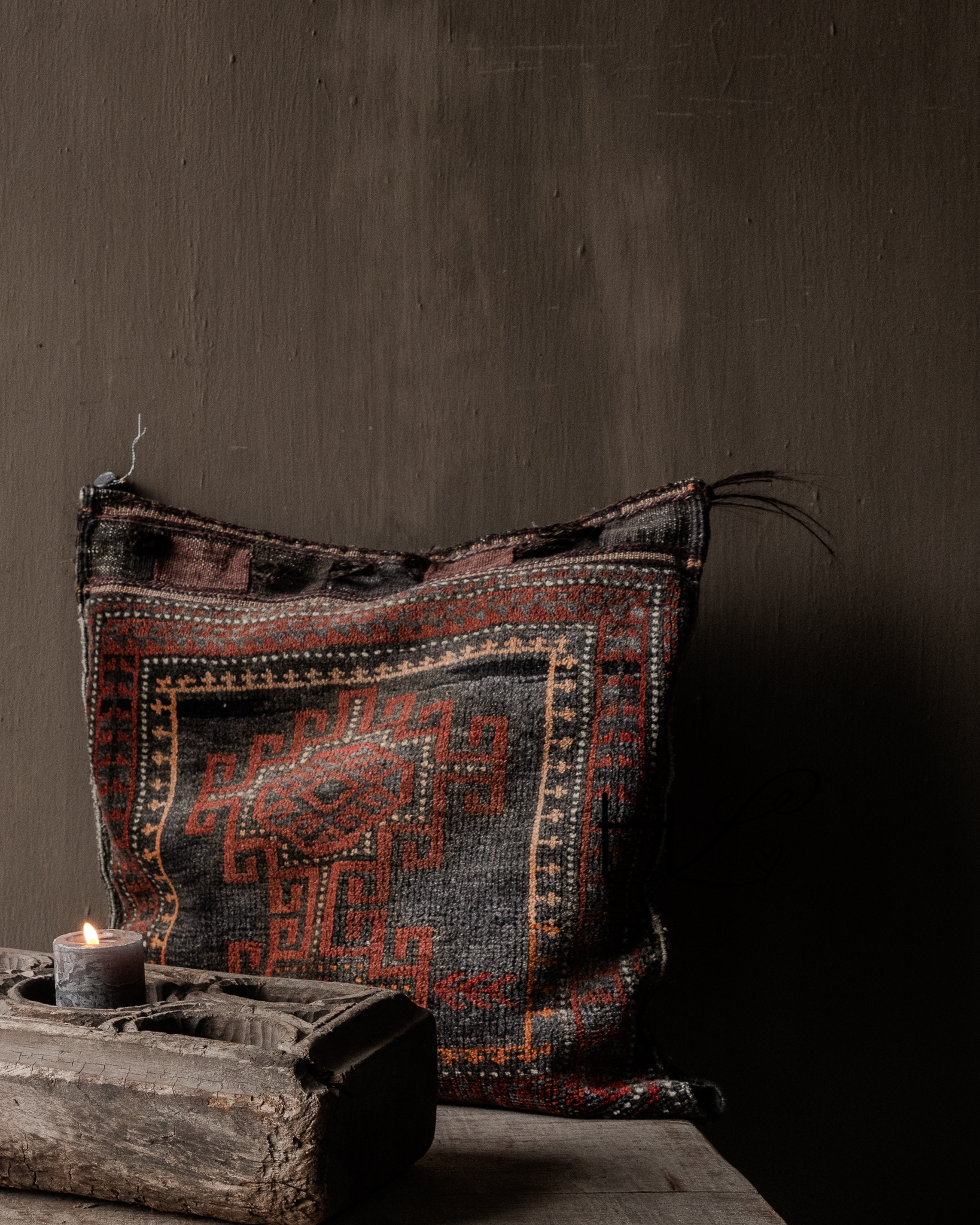 en uniek kussen met karakter en een verhaal… HOFFZ -1