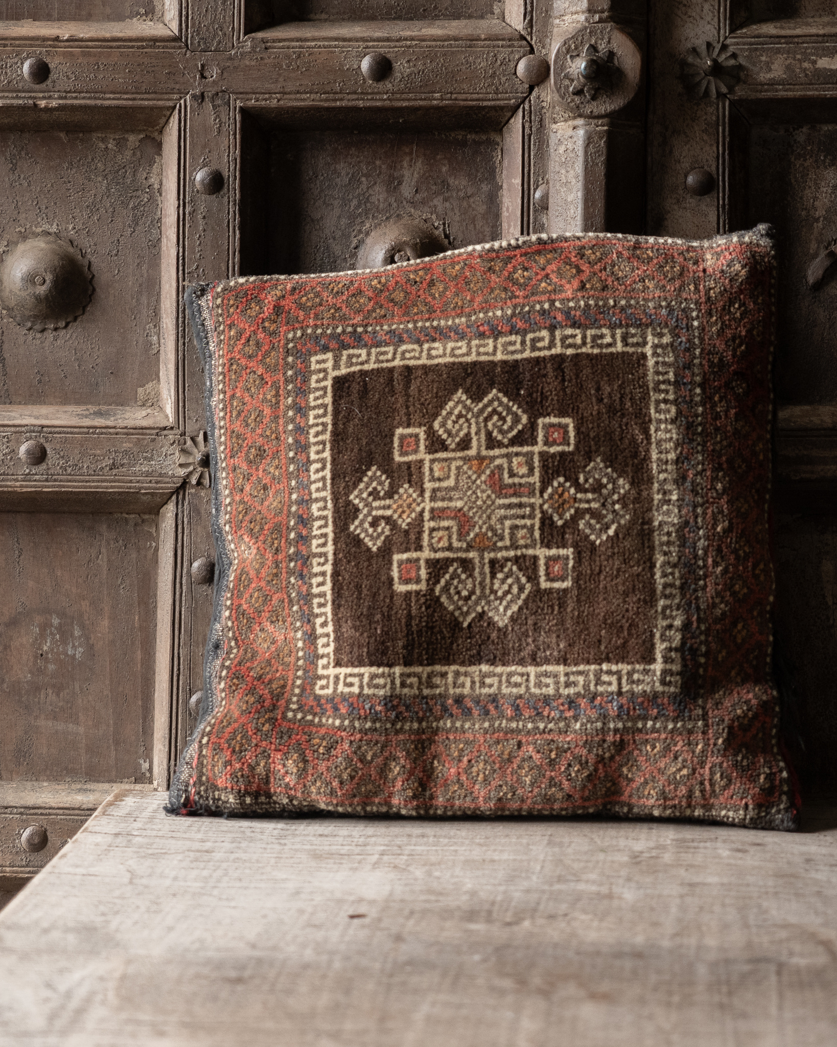 en uniek kussen met karakter en een verhaal… HOFFZ -2