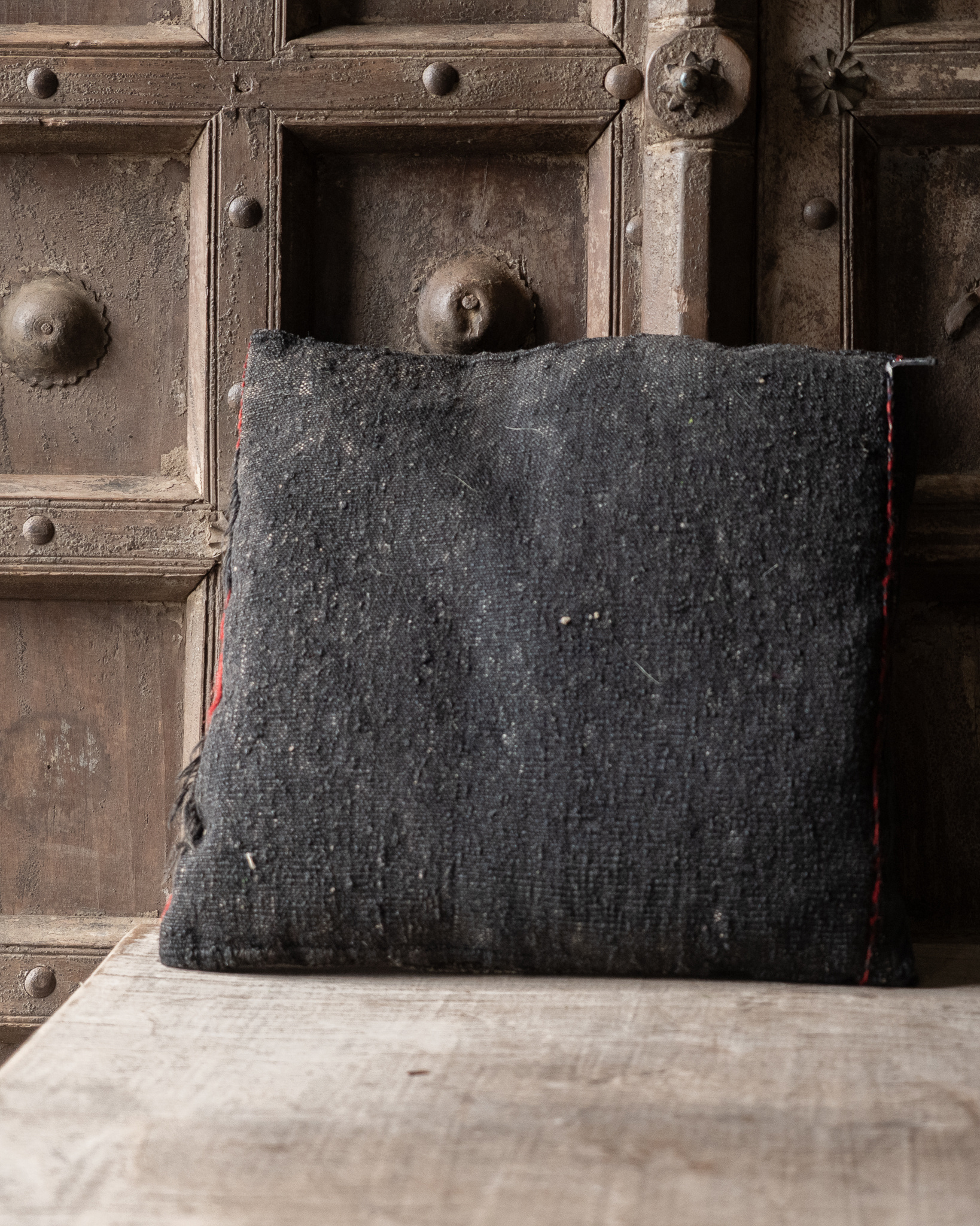 en uniek kussen met karakter en een verhaal… HOFFZ -3