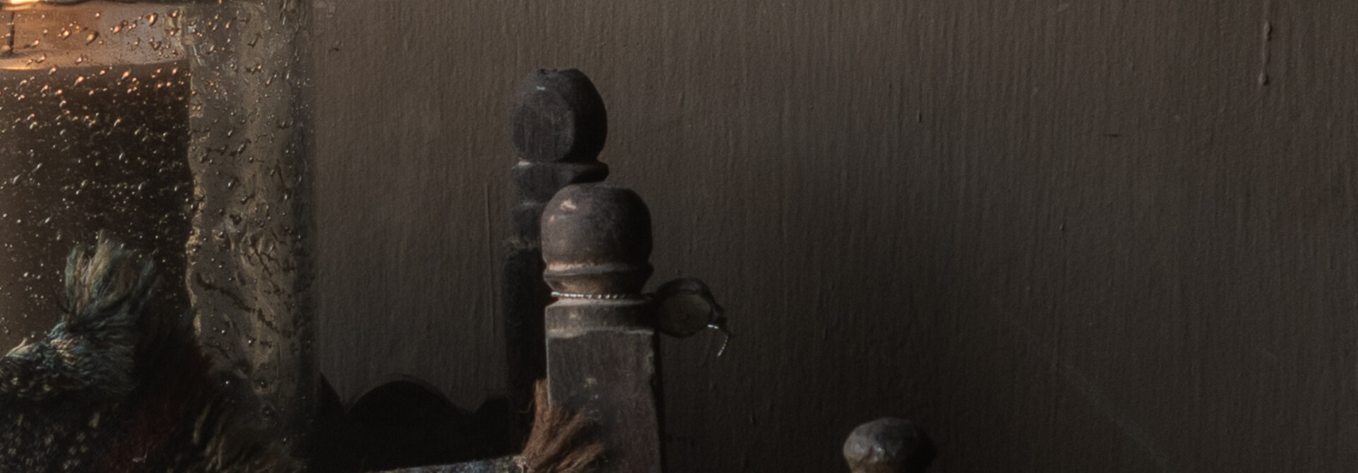 Originaler alter nepalesischer Holzkrug/Topf mit Deckel HOFFZ