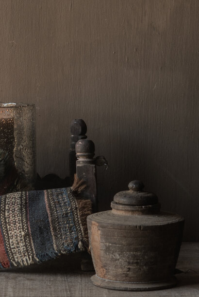 Originele Oude houten Nepalees  Kruikje  /Potje  met deksel   HOFFZ
