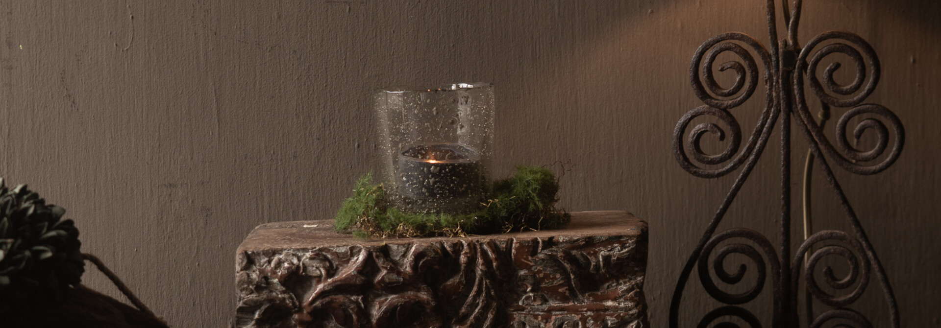 Oude Authentieke Houten Poer – unieke sokkelkandelaar Authentiek & Uniek