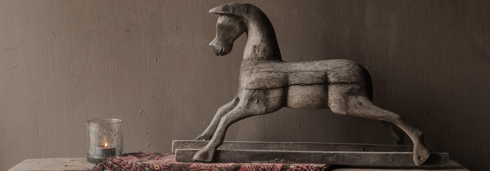 Authentische chinesische Bank aus Ulmenholz