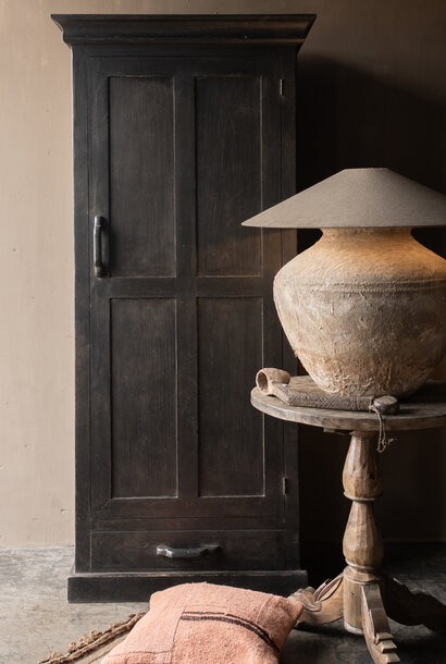 Antiker, einzigartiger Weintisch