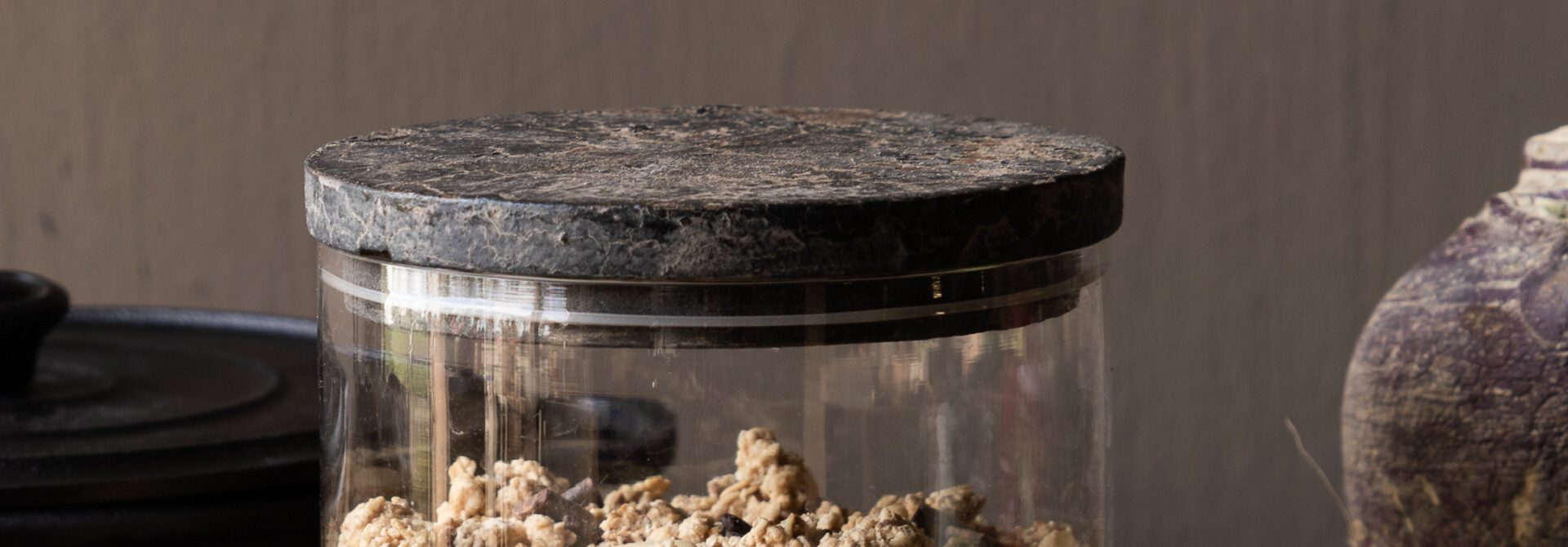 Glasvorratsglas mit Holzdeckel