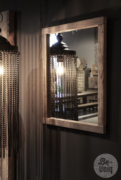 Stoere landelijke spiegel met houten omlijsting