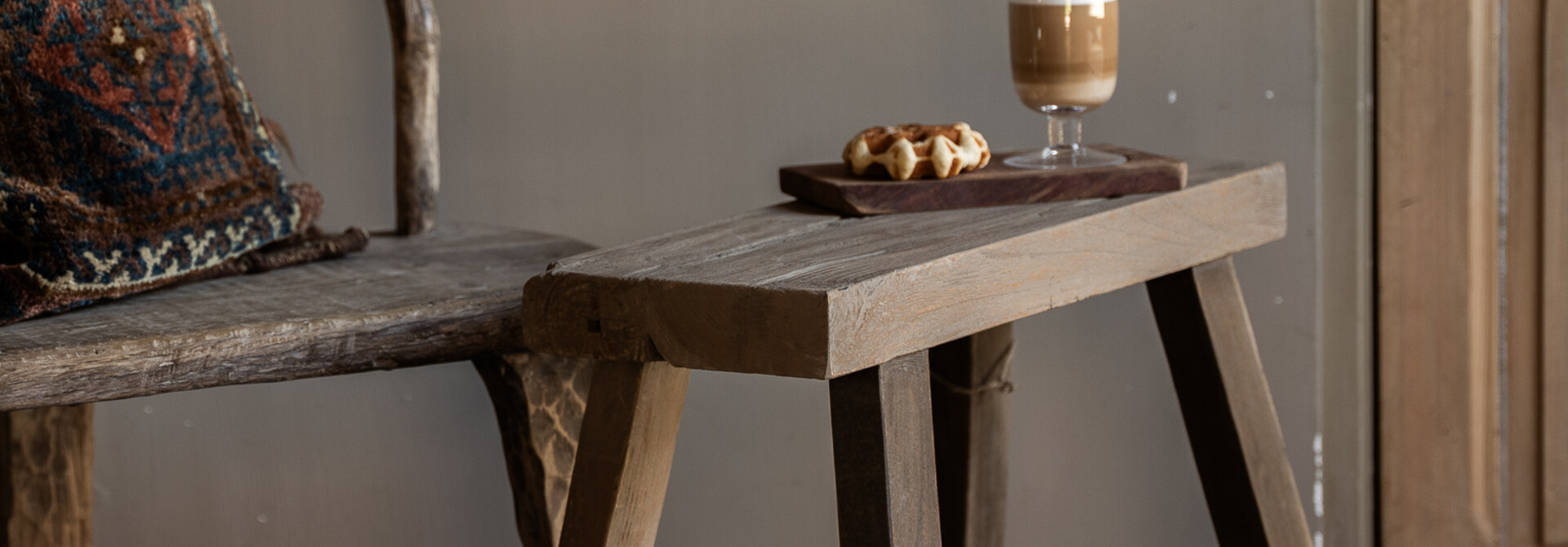 Handgefertigter Obstbaum-Hocker/Bank aus Holz