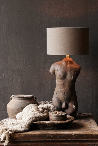 Country-style earthenware torso lamp – rustic bust