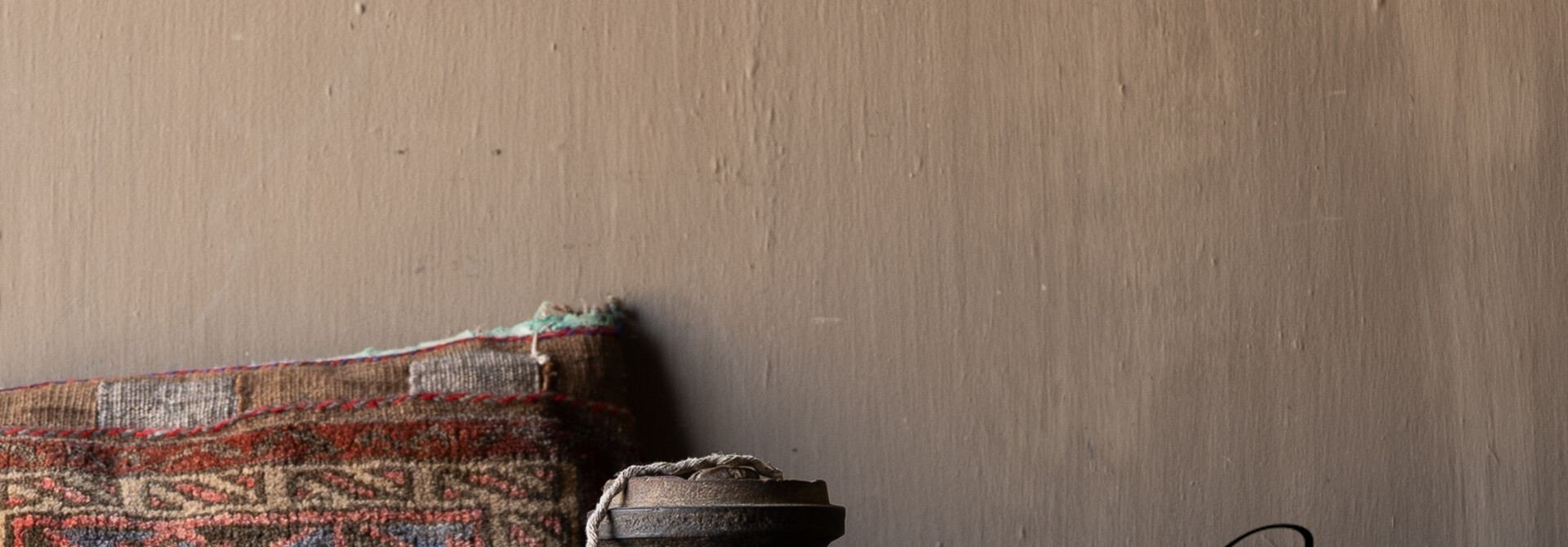 Original Old Wooden Nepalese Jug / Pot with Lid HOFFZ