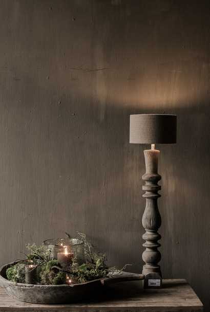 Oude houten baluster lamp