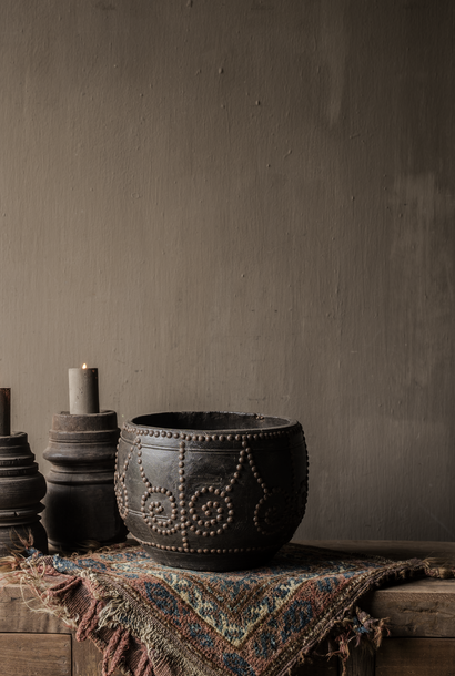 Unieke Indiaans houten  stud pot