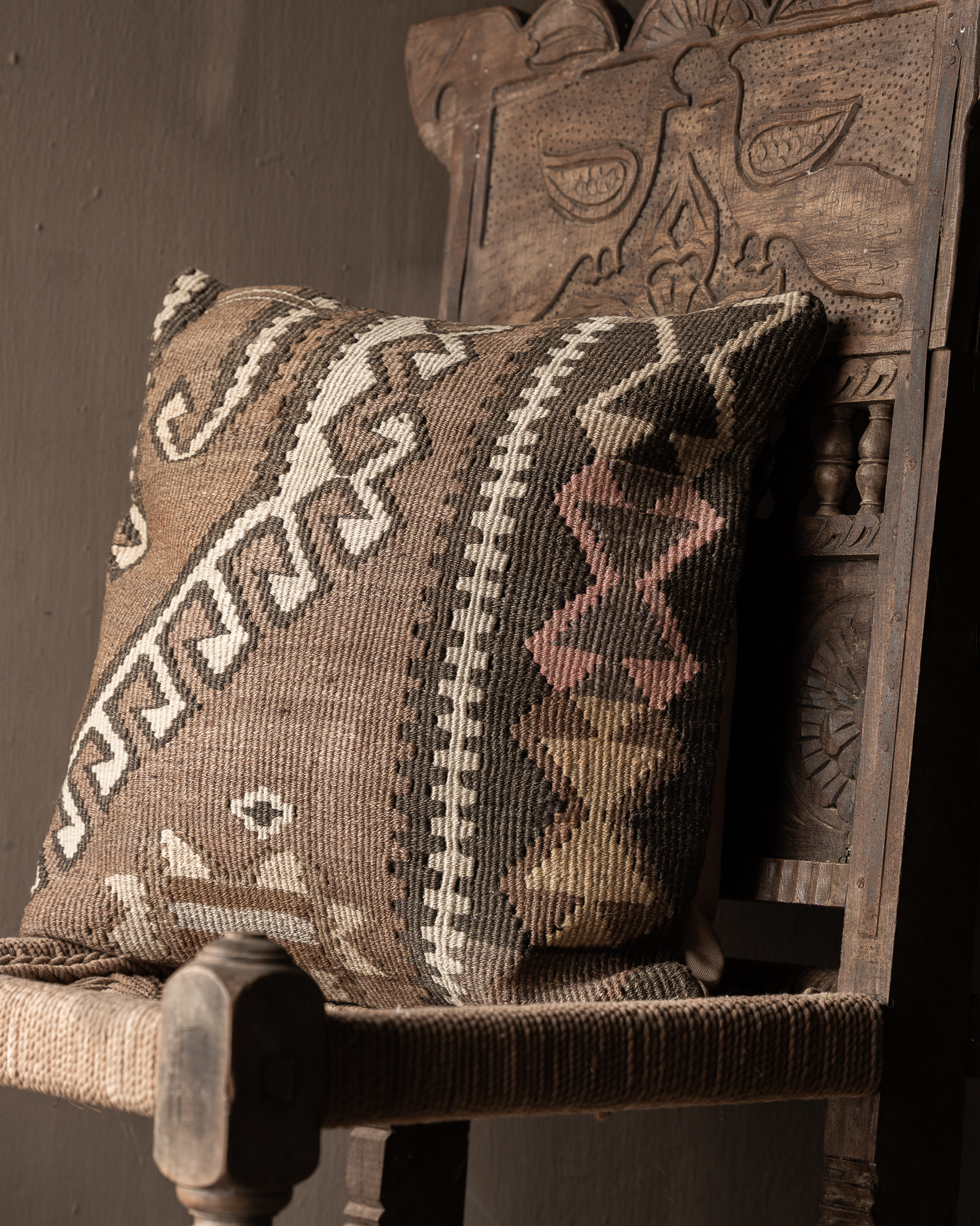 Uniek vintage kelim kussen – warme aardetinten | 50x50 cm | inclusief vulling-2