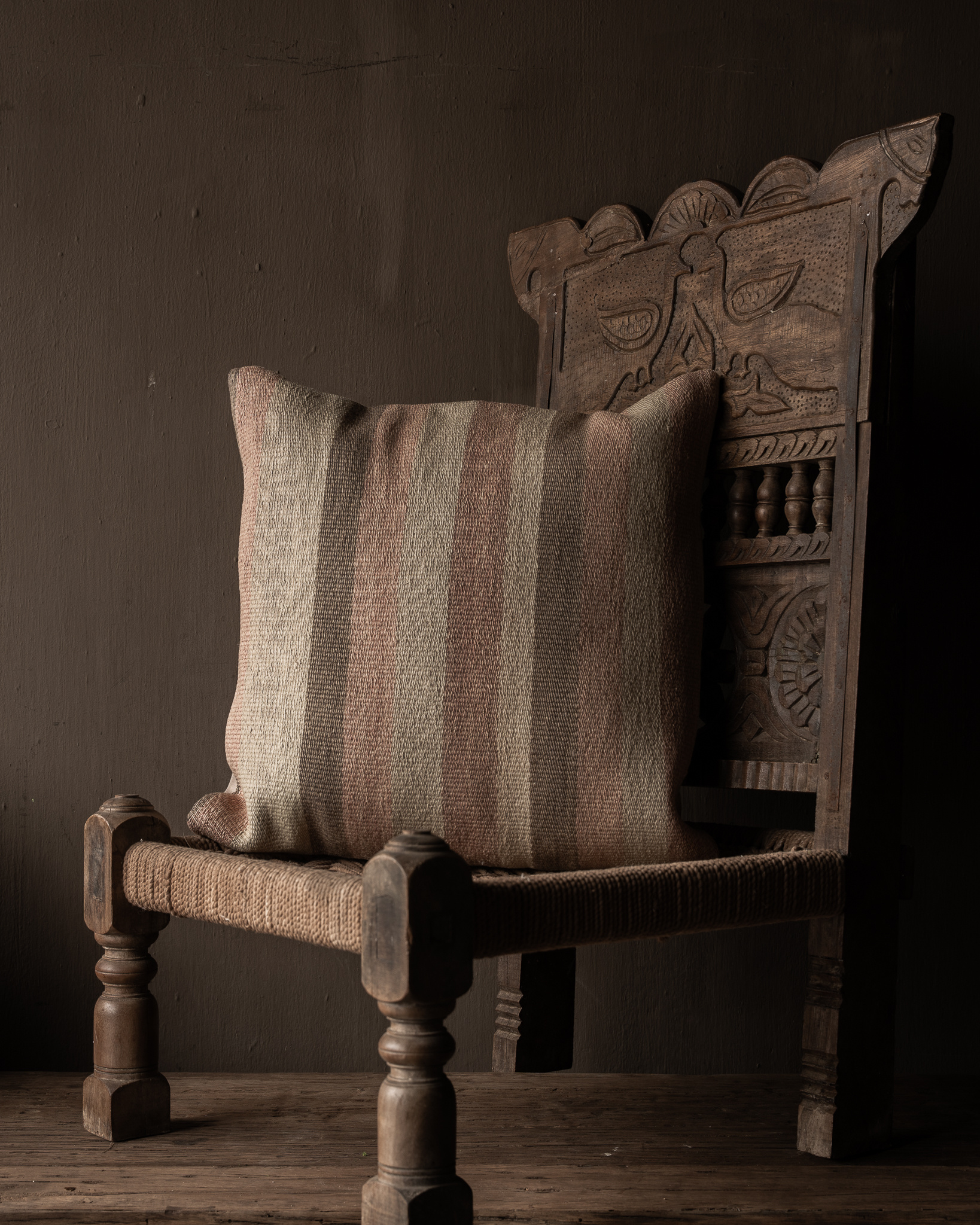 Uniek vintage kelim kussen – warme aardetinten | 50x50 cm | inclusief vulling-1