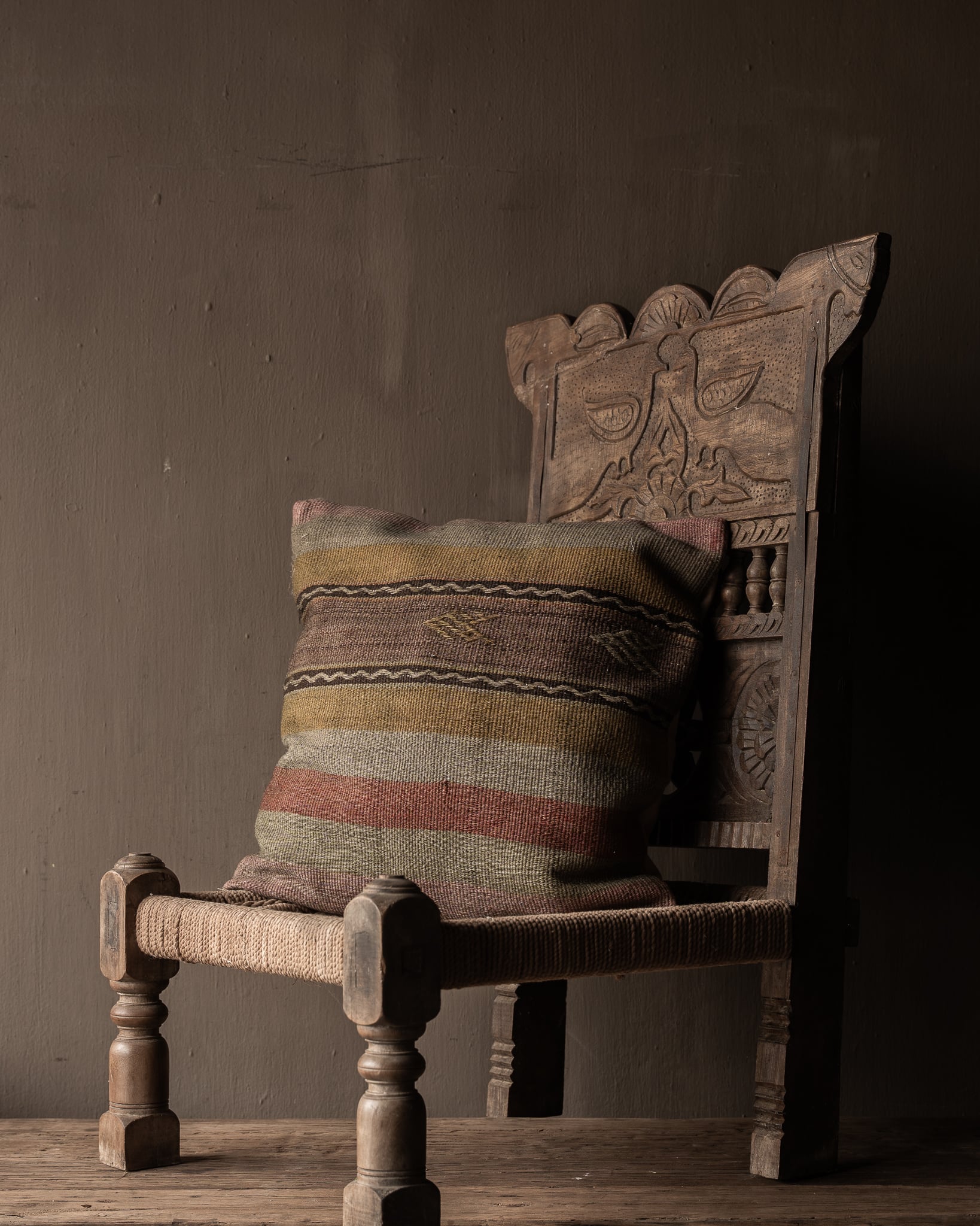 Uniek vintage kelim kussen – warme aardetinten | 50x50 cm | inclusief vulling-1