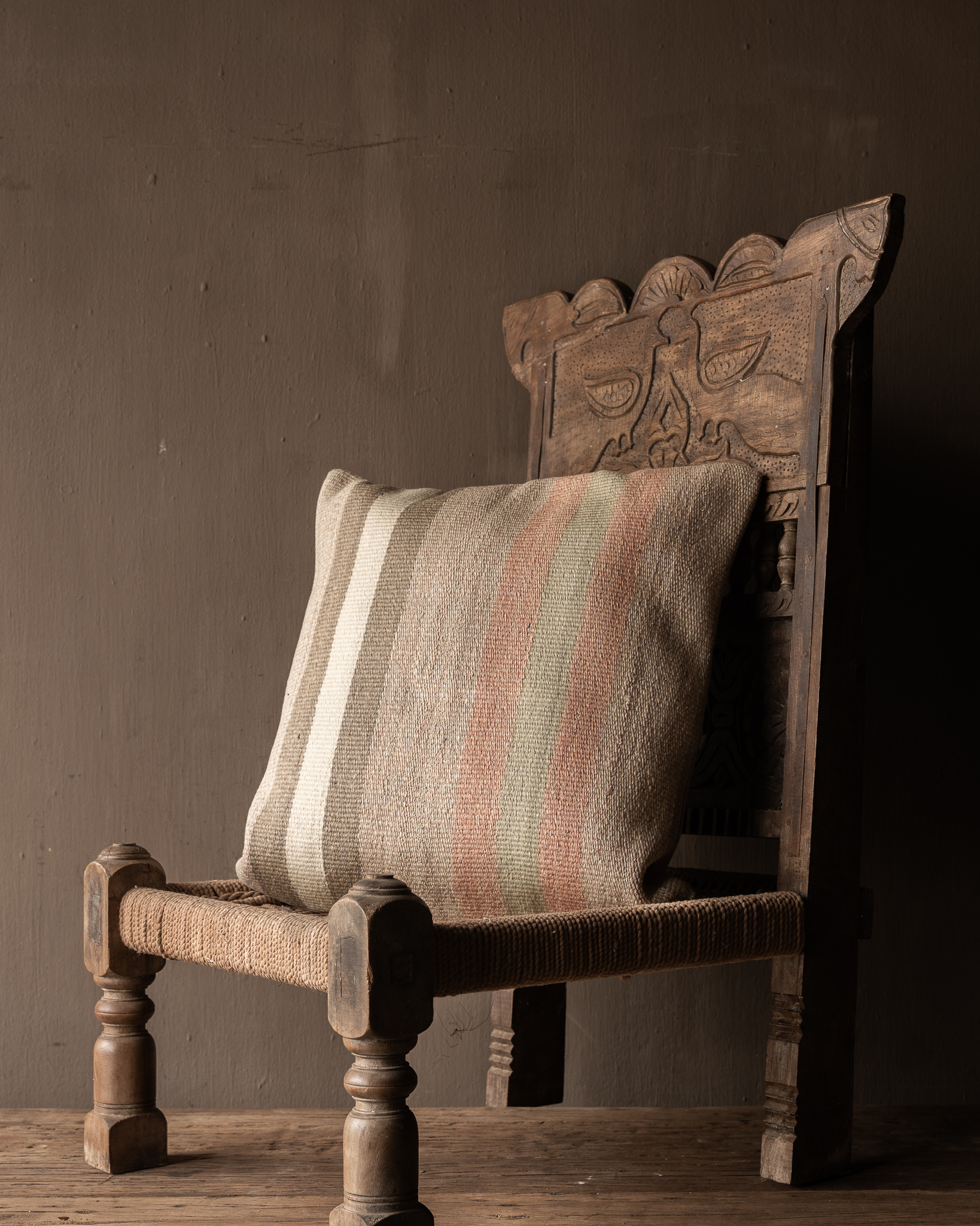 Uniek vintage kelim kussen – warme aardetinten | 50x50 cm | inclusief vulling-1