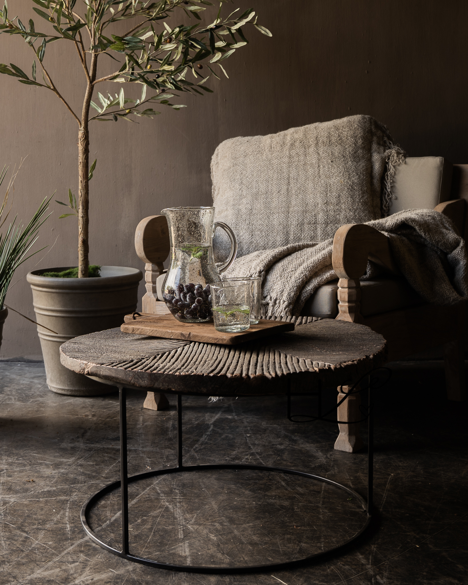 Unieke Oude Houten Salontafel op Metalen Onderstel – Wabi Sabi-2