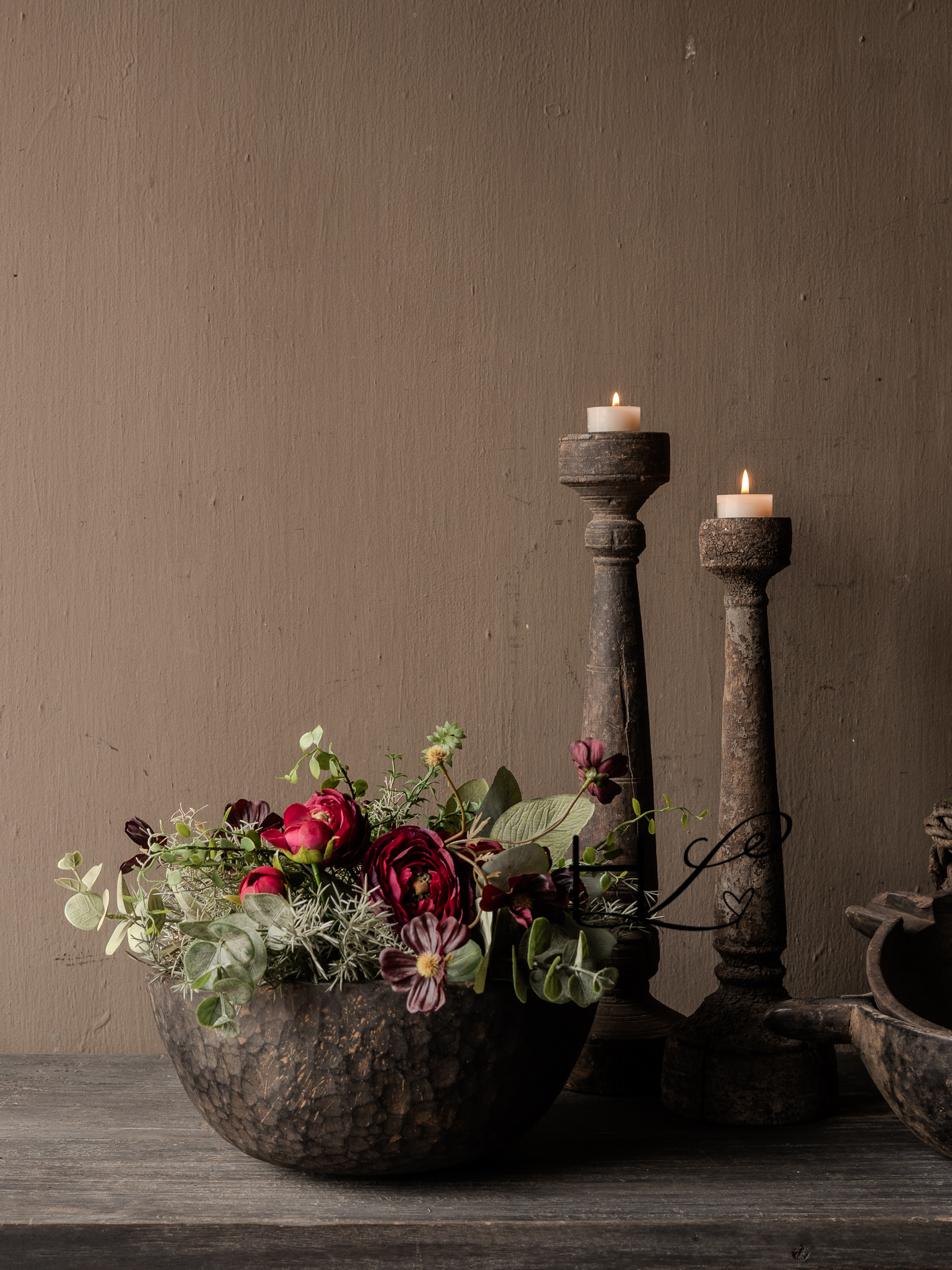 Unieke antieke houten Naga schaal / kom inclusief sfeervol bloemstuk-2