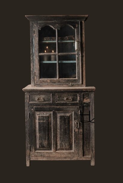Alter hölzerner Vitrinenschrank / Wandschrank