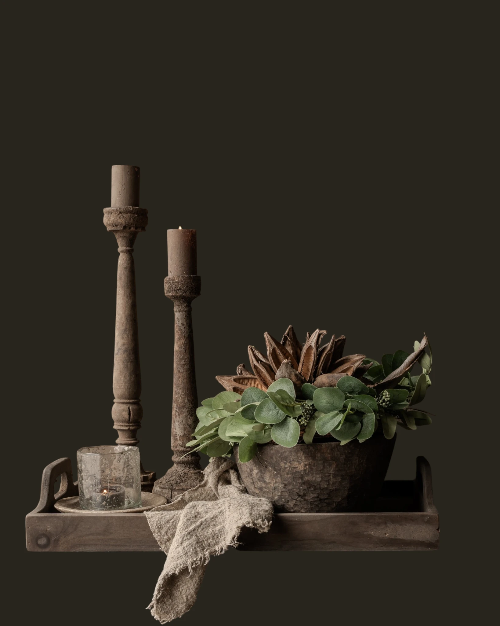 Sturdy wooden serving tray by Aura Peeperkorn with a weathered finish-6