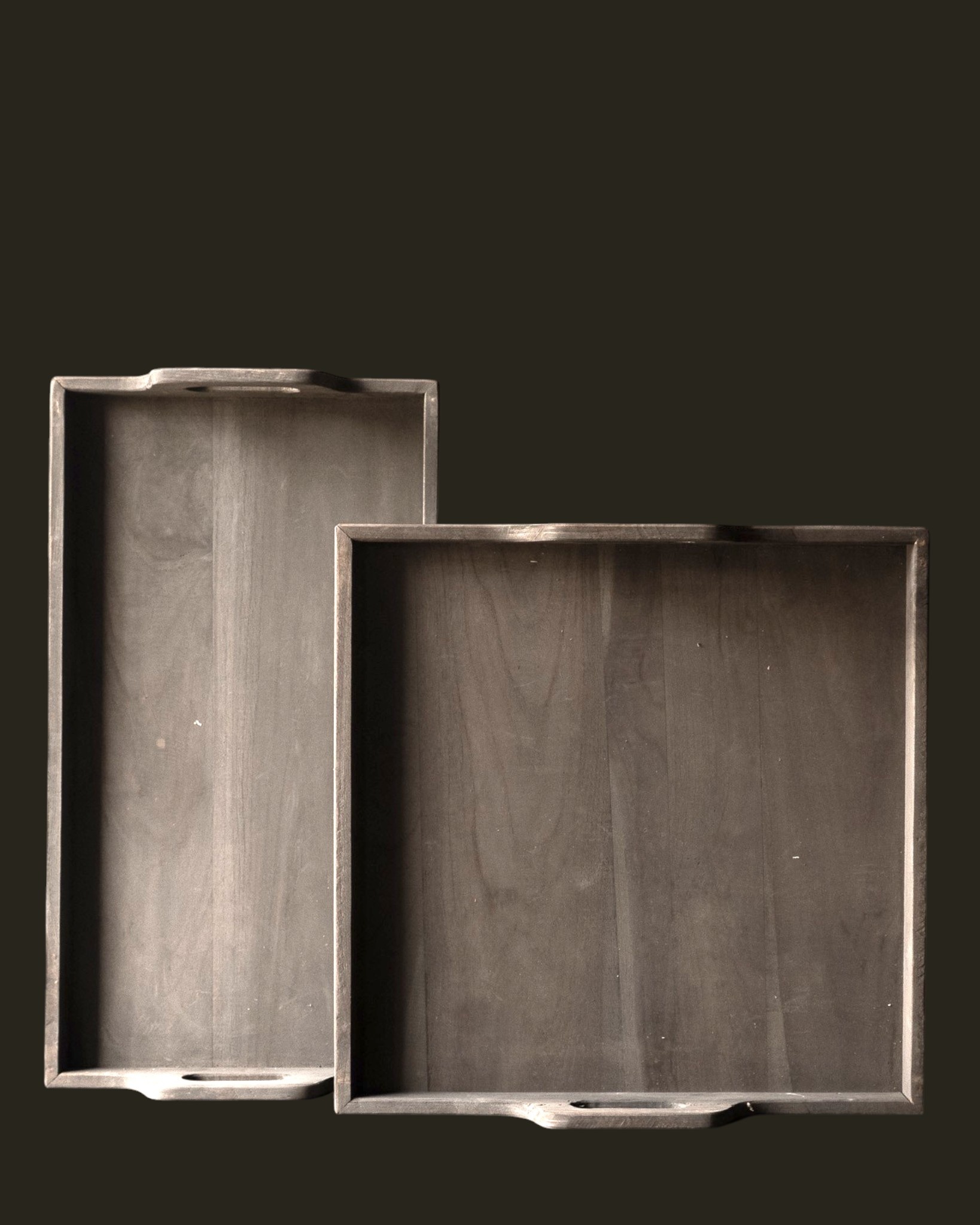 Sturdy wooden serving tray by Aura Peeperkorn with a weathered finish-7