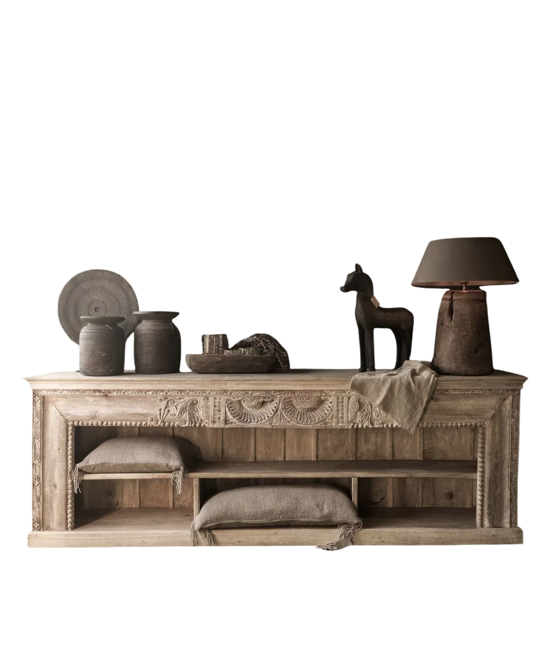 Oud houten dressoir met handgesneden details-5