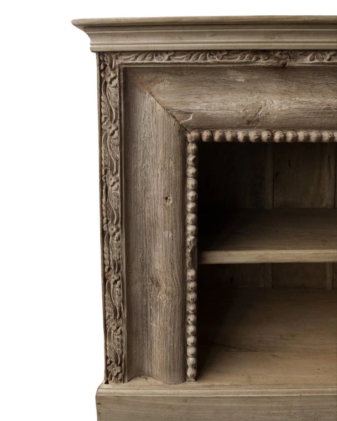 Oud houten dressoir met handgesneden details-6