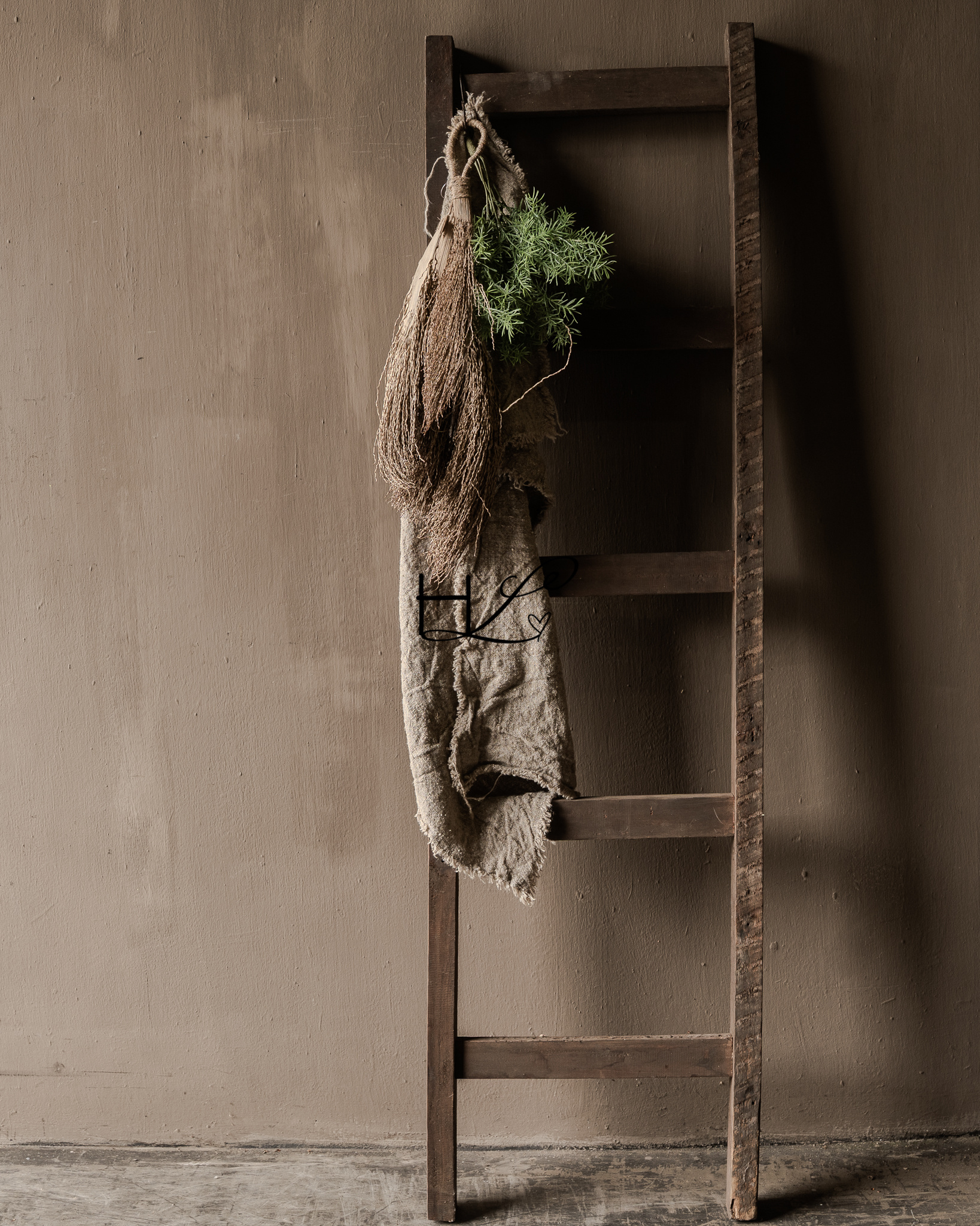 Aura Peeperkorn Stoer robuust houten ladder-1