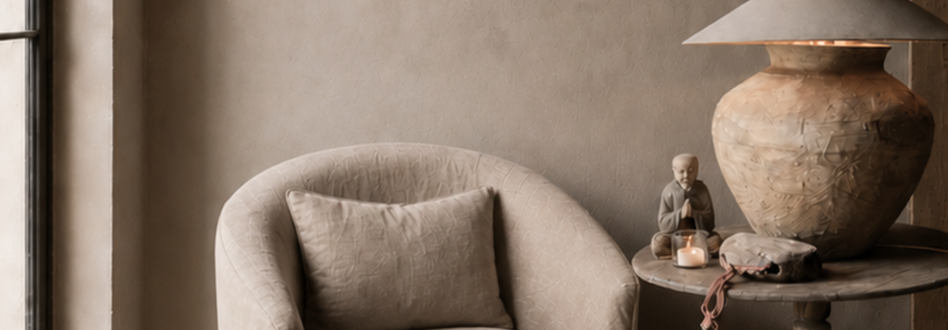 Linen swivel armchair