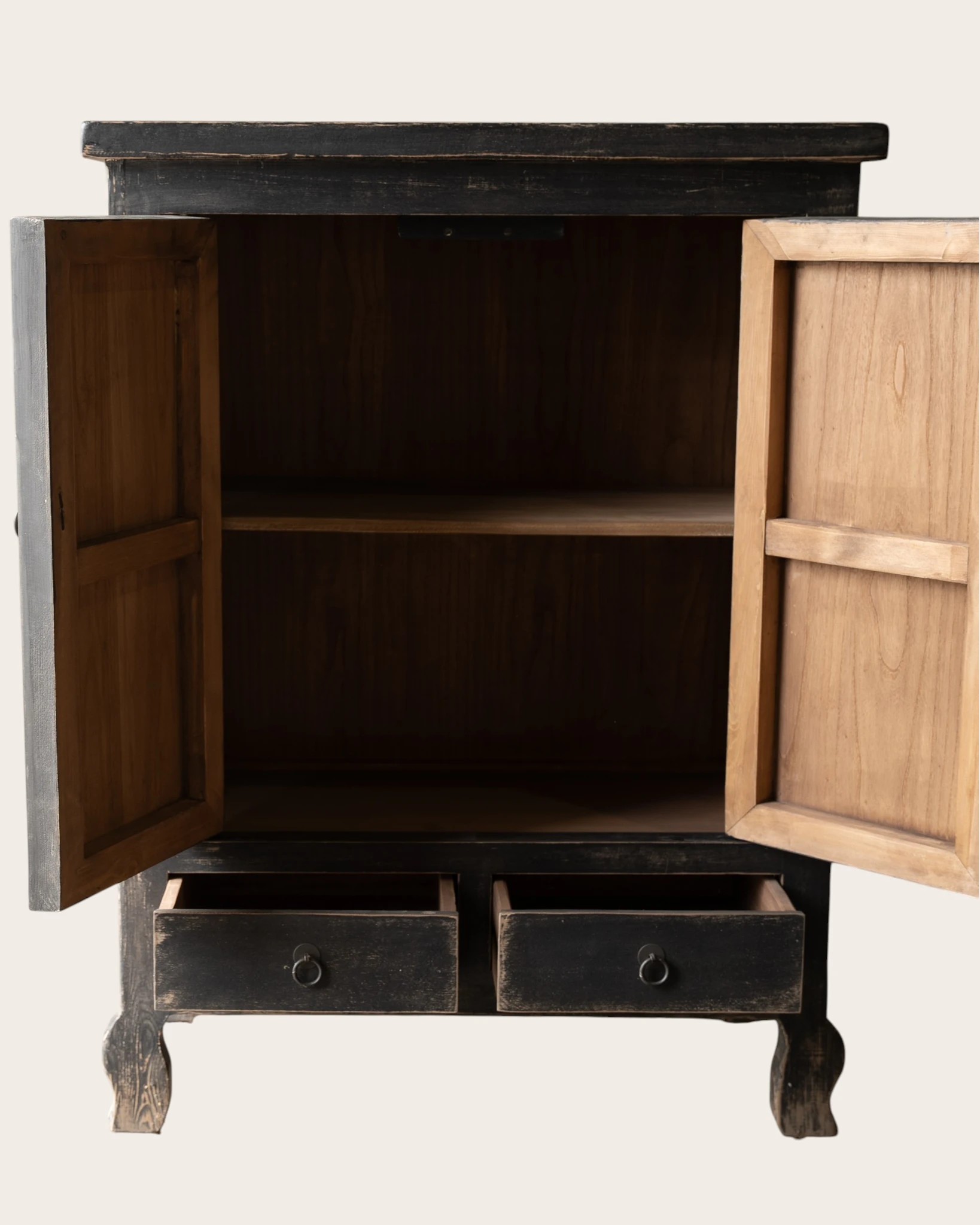 Einzigartiger, abgenutzter Schrank aus dunklem Holz-2