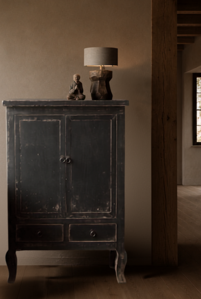 Einzigartiger, abgenutzter Schrank aus dunklem Holz