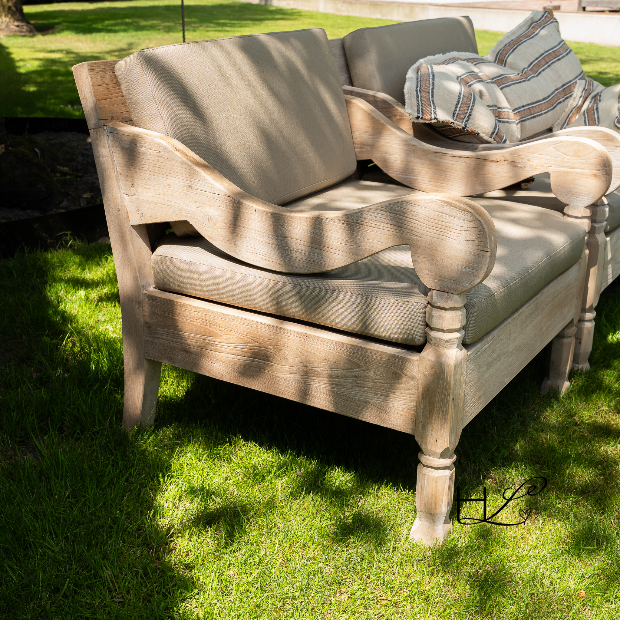 SALE – Classic Bold Garden Chair | Aura Peeperkorn (Showroom model)-3