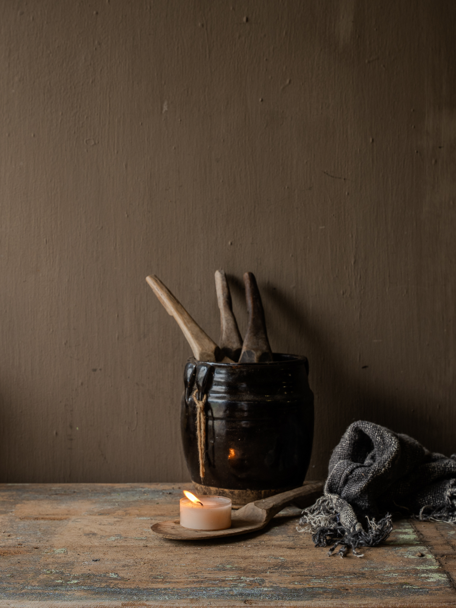 Einzigartiger, authentisch glasierter Ölkrug im Wabi-Sabi-Stil.-1