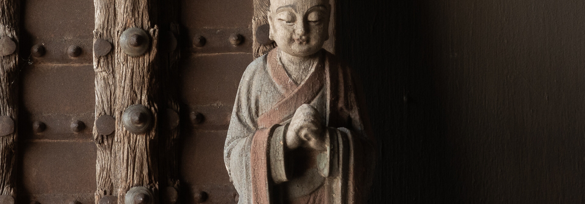 Authentische Mönchsfigur aus Holz