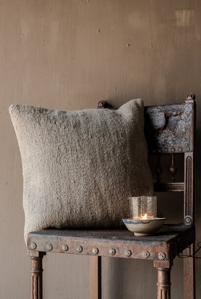 Beautiful, sturdy hemp cushion
